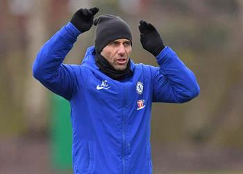 تشيلسي يخبر أحد اللاعبين بمصير كونتي