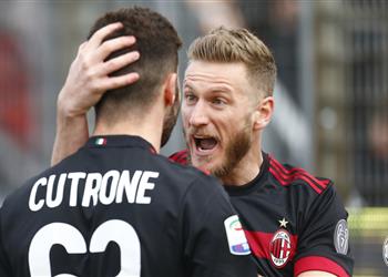 ميلان يضرب سبال برباعية نظيفة