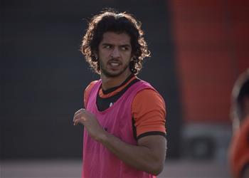 عمرو بركات يحصل على أعلى تقييم بعد هزيمة الشباب أمام الفتح