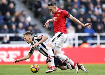 مدافع ريال مدريد منقذ مورينيو من كوارث دفاع مانشستر يونايتد