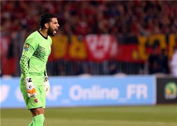 مدرب الأهلي يكشف حقيقة الخلاف مع إكرامي