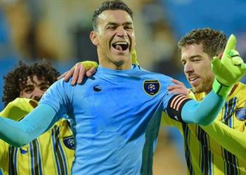 عصام الحضري أساسي ا مع التعاون لمواجهة القادسية ومتعب بديلا