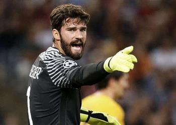 صراع إنجليزي إسباني على لاعب روما