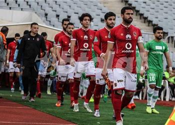 ثنائي الأهلي يتدرب على ملعب مواجهة الأسيوطي