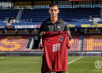 رسمي ا سبارتا براج التشيكي ي علن تعاقده مع لاعب الأهلي