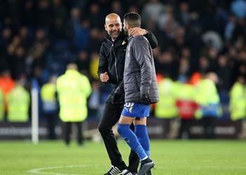 جوارديولا يعلق على الانتقادات بسبب أزمة محرز