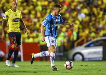 آرثر يستغل مفاوضات برشلونة