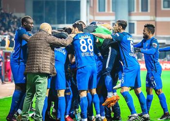 فيديو بمشاركة تريزيجيه قاسم باشا ي سقط جالطة سراي بهدفين في الدوري التركي