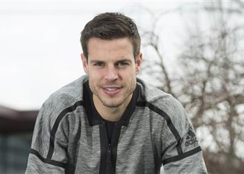 قبل المواجهة المرتقبة ظهير تشيلسي يكشف كيفية إيقاف خطورة ميسي