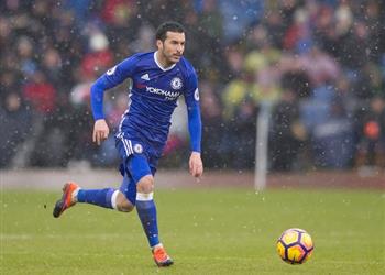 بيدرو الفوز بالألقاب أسهل مع برشلونة وإيقاف ميسي ليس مستحيلا