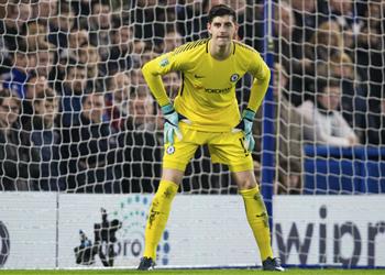 كورتوا يسهل الطريق على ريال مدريد برسالة علنية لبيريز