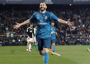 باريس سان جيرمان على رأس 4 أندية تفاوض بنزيما