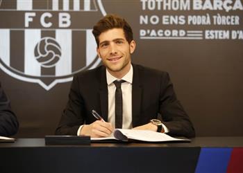 أول تعليق من سيرجي روبرتو بعد التجديد لبرشلونة