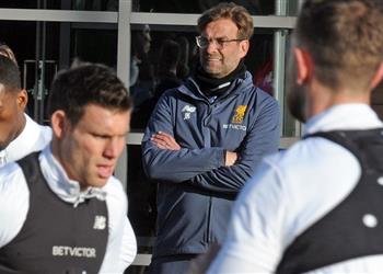 كلوب يتحدث عن تجديد عقد نجم ليفربول وأزمة فيرمنيو