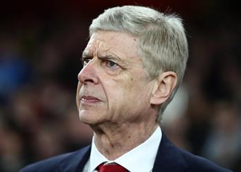 رغم الانتقادات فينجر يدعم مهاجم آرسنال بعقد جديد