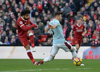 نجم مانشستر يونايتد السابق يسخر من الإشادة بمحمد صلاح