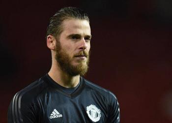 دي خيا يشترط التعاقد مع ثلاث صفقات للبقاء في مانشستر يونايتد