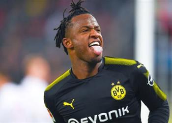 دورتموند يفقد الأمل في باتشواي