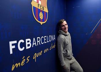 لاعب برشلونة يثير الشكوك حول مستقبله