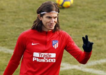 فيليبي لويس الانتصار على برشلونة يقربنا من التتويج بالليجا