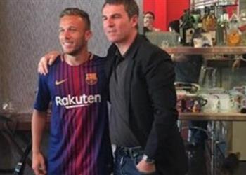 مسؤولو جريميو في برشلونة لحسم صفقة آرثر