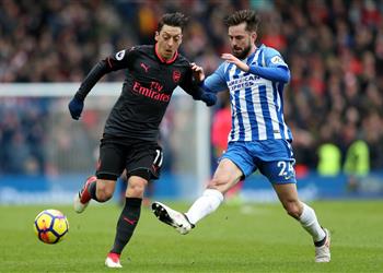 فيديو محمد النني يغيب عن هزيمة آرسنال أمام برايتون