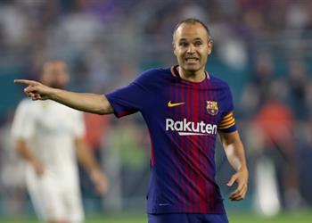 أموال الصين تغري إنييستا للرحيل عن برشلونة