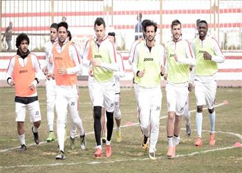 إيهاب جلال يحاضر لاعبي الزمالك استعداد ا لمواجهة ديتشا