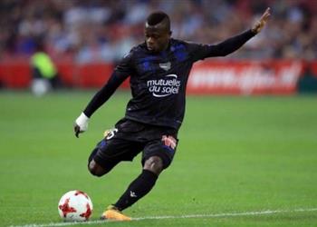 سيري على أعتاب الدوري الإنجليزي