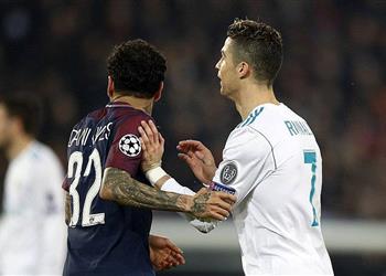 فيديو ألفيس يعلق على تصرفه غير الأخلاقي مع رونالدو غباء