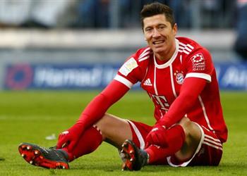 ثورة باريس سان جيرمان يفتح باب الرحيل لكافاني لضم ليفاندوفسكي وبنزيما