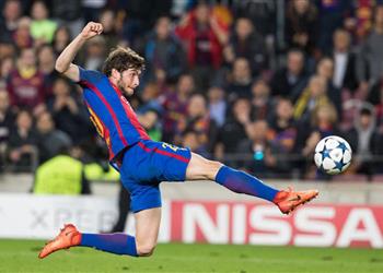 روبيرتو يستعيد ذكرى ريمونتادا برشلونة أمام باريس سان جيرمان