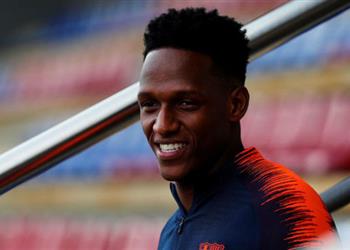 ياري مينا يتخذ قرار ا تجاه مستقبله في برشلونة