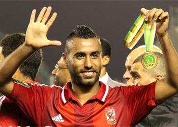 كاف يسلط الضوء على عيد ميلاد حسام عاشور ويحصي بطولاته مع الأهلي