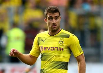 مانشستر يونايتد يريد ضم مدافع بوروسيا دورتموند