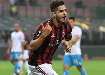 بالفيديو ميلان يقتنص انتصارا قاتلا أمام جنوى