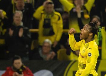 بالفيديو باتشواي ينقذ بوروسيا دورتموند من فخ آينتراخت فرانكفورت