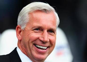 وست بروميتش يتخذ قرار ا تجاه مدرب أحمد حجازي وعلي جبر