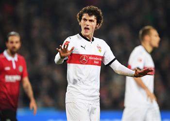 نجم شتوتجارت ي شعل الصراع بين ليفربول وتوتنهام