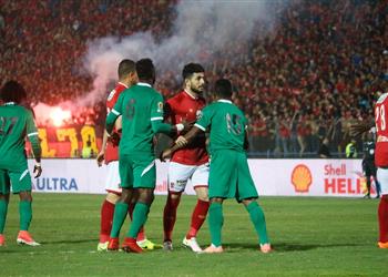 حسام البدري يحاضر لاعبي الأهلي قبل مواجهة مونانا الجابوني