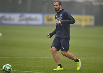 رسمي ا كيليني يغيب عن وديتي الأرجنتين وإنجلترا