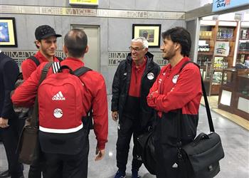 بعثة منتخب مصر تغادر مطار القاهرة إلى سويسرا
