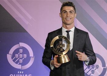 رسمي ا كريستيانو رونالدو أفضل لاعب برتغالي في 2017