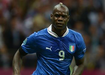 رايولا ينتقد المنتخب الإيطالي بعد استدعاء بوفون واستبعاد بالوتيلي