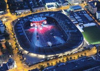 ع مره اقترب من قرن ويضم محطة للطاقة الشمسية 9 معلومات عن استاد مباراة مصر والبرتغال