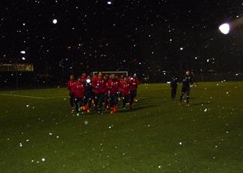 صور منتخب مصر يؤدي مرانه في سويسرا وسط الثلوج وغياب محمد صلاح