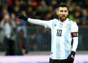 مهاجم ميلان ميسي مثل شخصيات الـ بلاي ستيشن