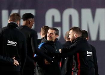 جلسة خاصة بين فالفيردي وياري مينا ومدرب كولومبيا