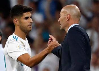 أسينسيو يدافع عن زيدان المدرب المثالي لريال مدريد