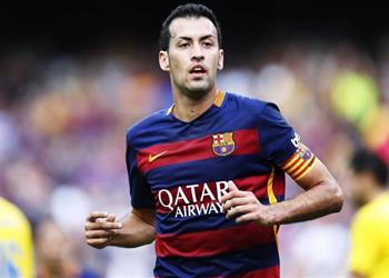 برشلونة يسعى لحسم صفقة مميزة لخلافة بوسكيتس